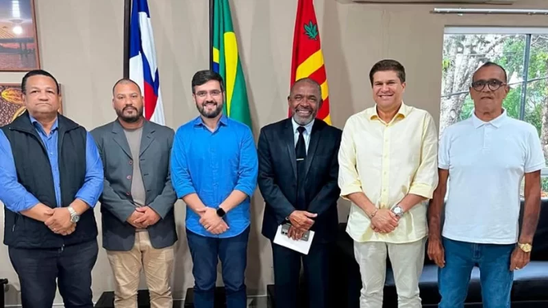 Diretor do Sindpoc apresenta propostas de combate à violência durante reunião com o prefeito de Ilhéus