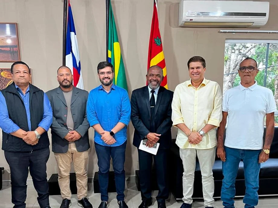 Diretor do Sindpoc apresenta propostas de combate à violência durante reunião com o prefeito de Ilhéus