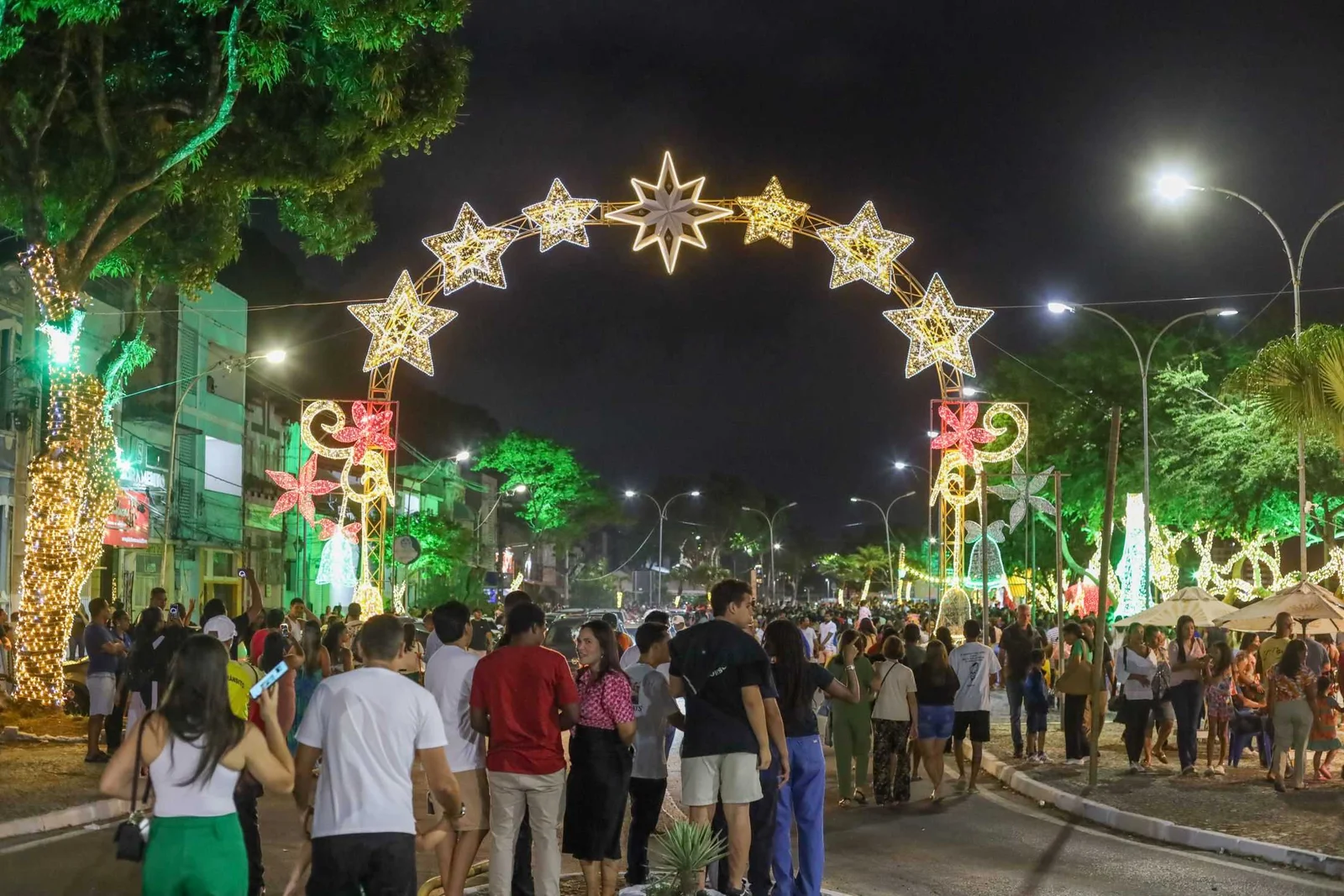 Ilhéus inaugura Natal 2025 com apresentações culturais e decoração especial