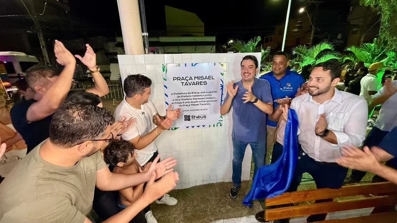 Prefeitura de Ilhéus inaugura Praça Misael Tavares com destaque para túnel de água luminosa