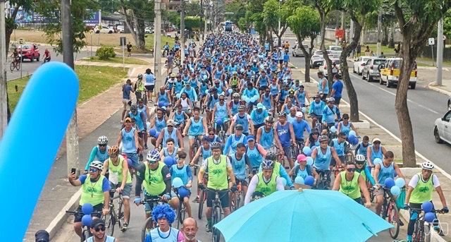 Pedalada Azul reúne 1.200 ciclistas e mobiliza para o Mutirão do Diabetes de Itabuna
