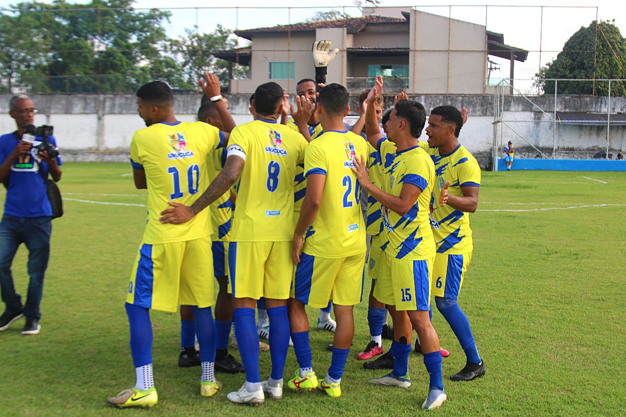 PREFEITA MAGNÓLIA BARRETO PARABENIZA SELEÇÃO DE URUÇUCA PELA EXCELENTE CAMPANHA NO INTERMUNICIPAL 2025