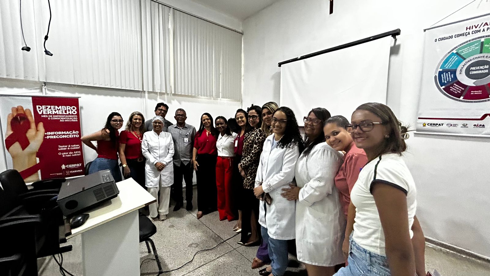 Hospital de Base de Itabuna realiza ação do Dezembro Vermelho com palestra e testagem rápida