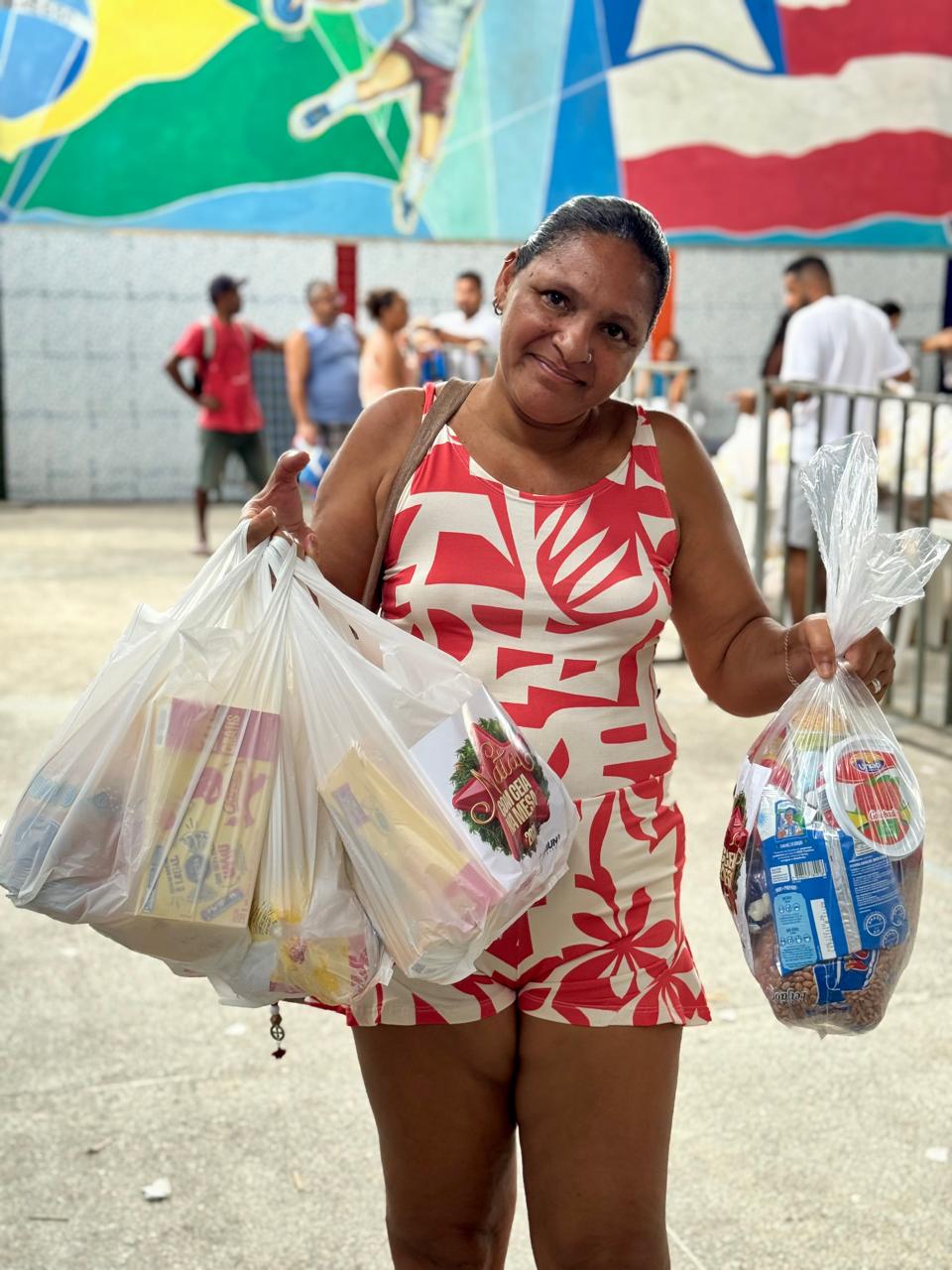 Prefeitura de Itabuna entrega 10 mil cestas natalinas em clima de respeito, atenção e carinho