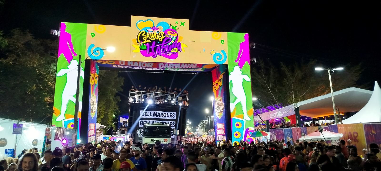 Bell Marques arrasta mar de gente e Xanddy revive a magia do Carnaval Antecipado em Itabuna
