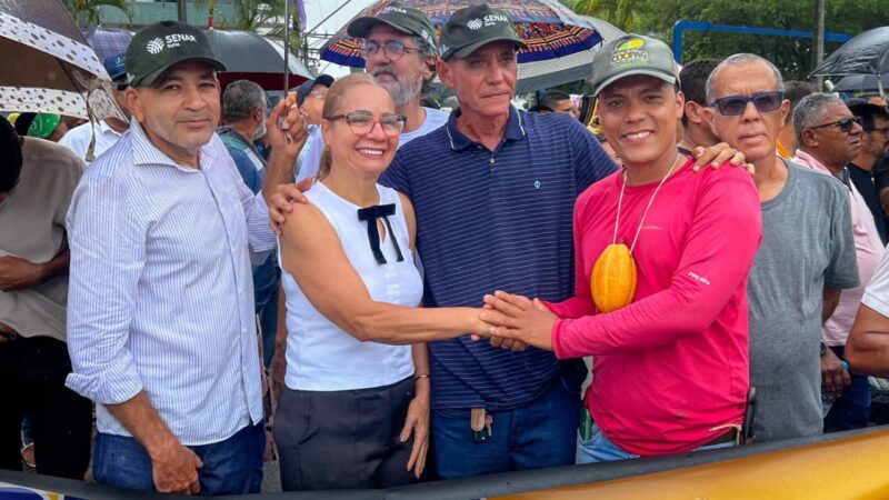 MAGNÓLIA BARRETO PARTICIPA DE ATO EM DEFESA DO CACAU BRASILEIRO E REFORÇA LUTA DOS PRODUTORES NO PORTO DE ILHÉUS