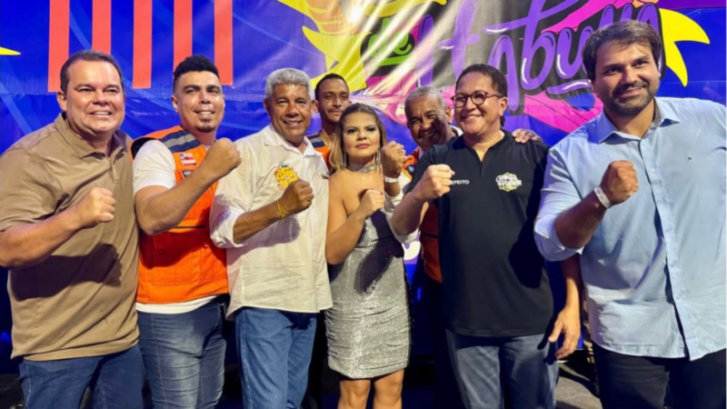 Governador Jerônimo Rodrigues prestigia abertura do Carnaval antecipado de Itabuna