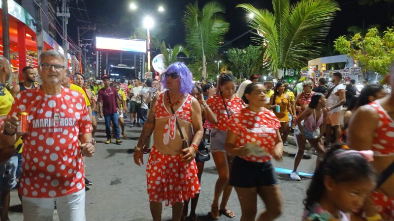 Blocos tradicionais e fiéis de religiões de matriz africana brincam na 3ª. noite do Carnaval Antecipado Itabuna
