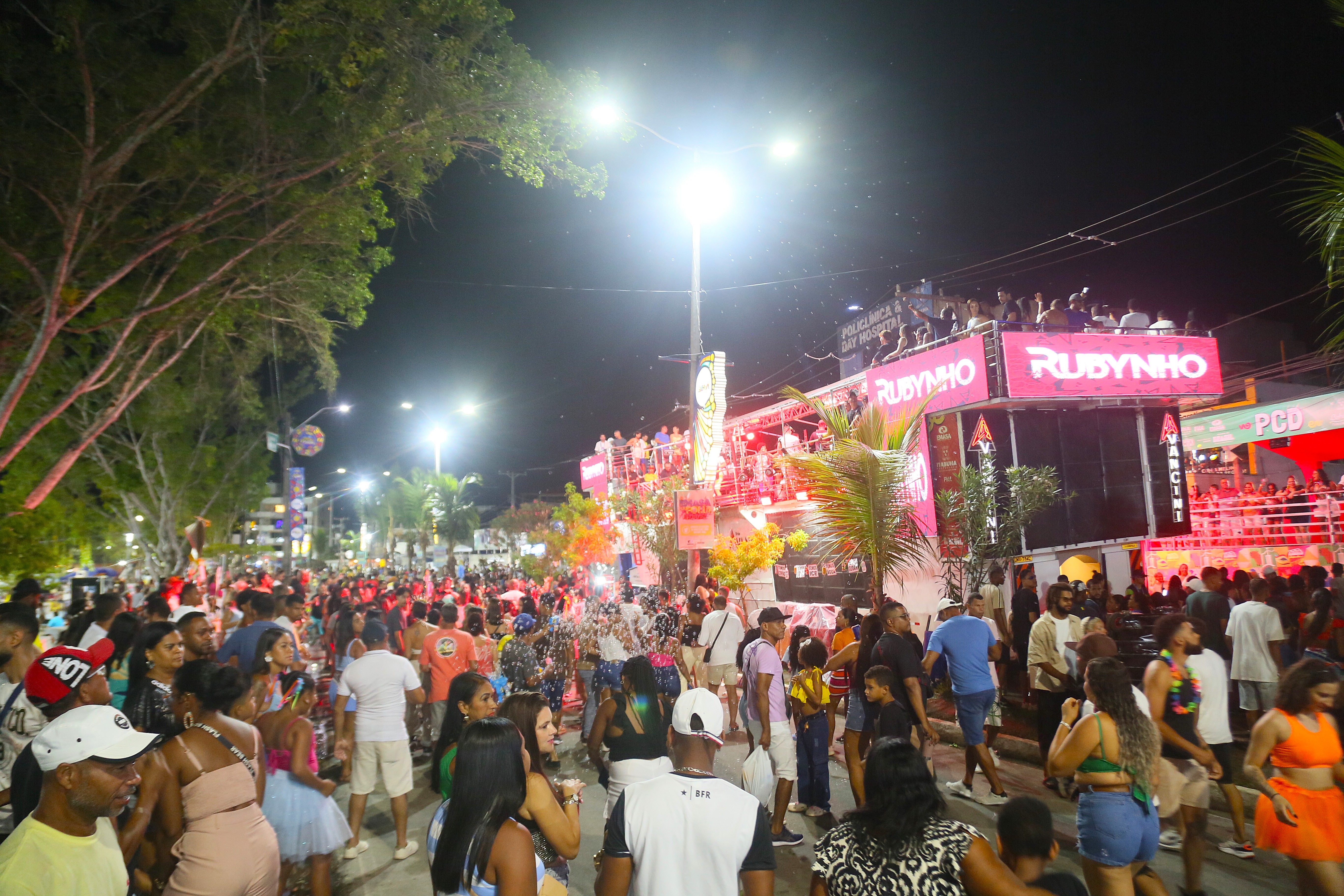 Edição histórica do Carnaval Antecipado de Itabuna se despede em clima de paz e ruas cheias de famílias