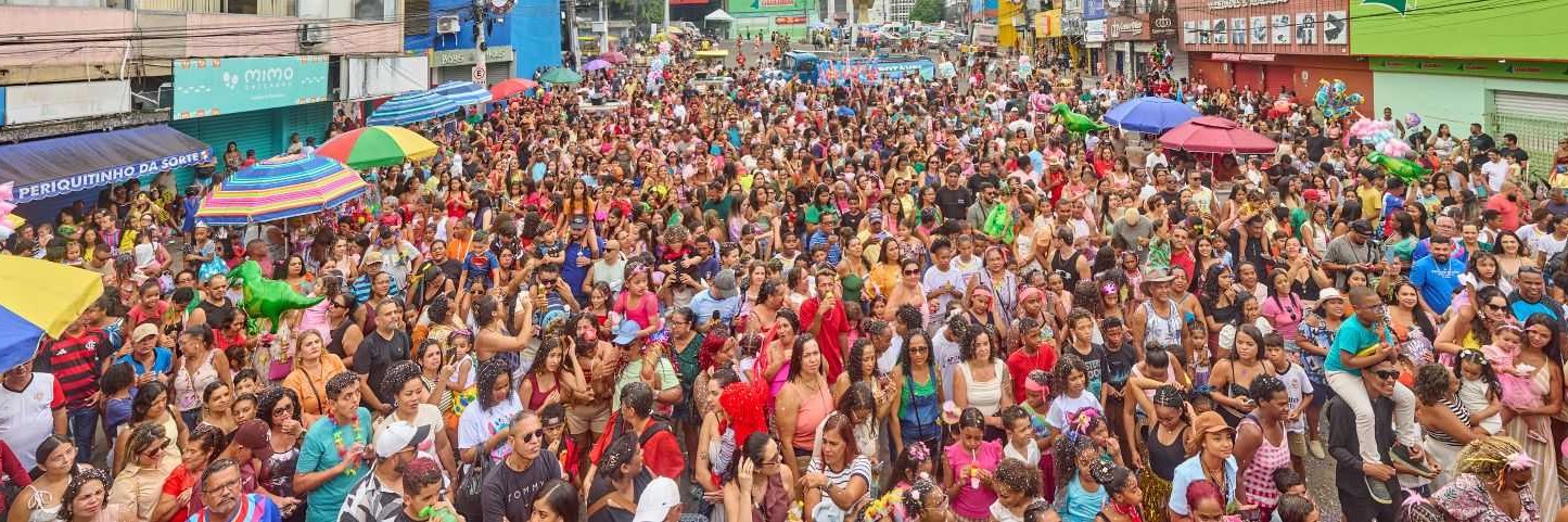 Multidão confirma tradição e cultura popular na 45ª Lavagem do Beco do Fuxico em Itabuna