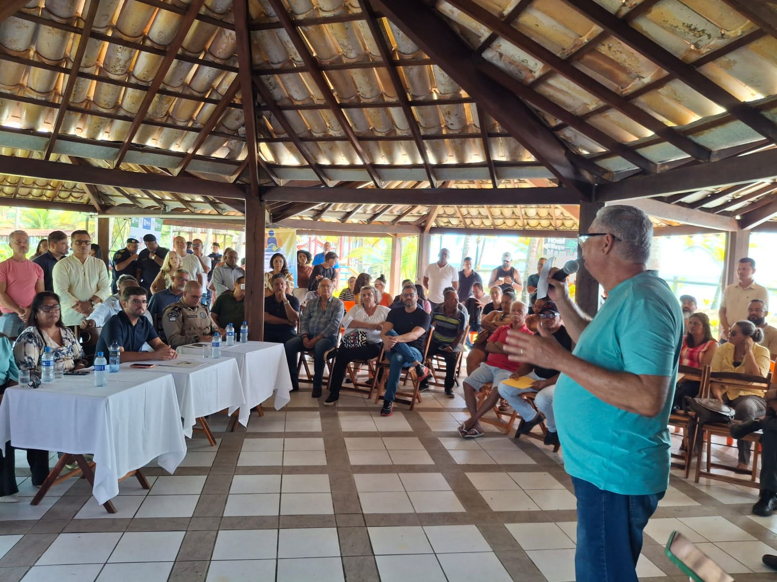 Lideranças comunitárias do litoral norte de Ilhéus apresentam demandas ao prefeito Valderico Júnior