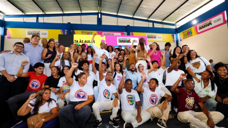 Jerônimo Rodrigues abre ano letivo de 2026 da rede estadual durante inauguração de colégio requalificado em Salvador