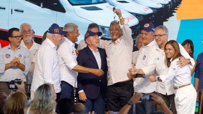 Bahia recebe mais de R$ 300 milhões em investimentos do PAC Saúde com entrega de veículos e equipamentos