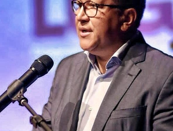 Prefeito Augusto Castro determina reajuste de 5,4% aos professores seguindo o Piso Nacional do Magistério