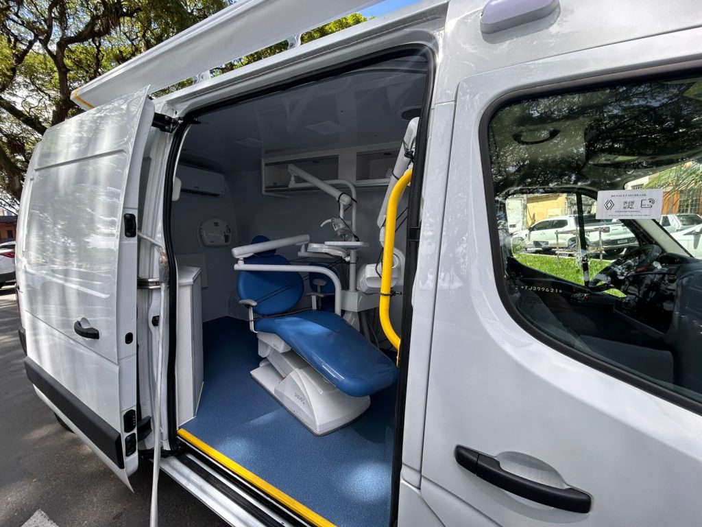 Prefeitura de Itabuna recebe Unidade Móvel Odontológica do Ministério da Saúde