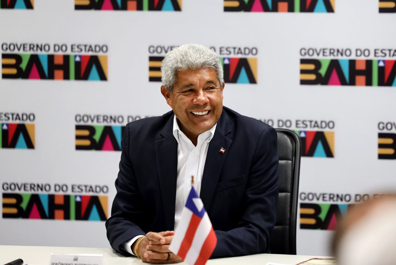 Jerônimo Rodrigues embarca em missão internacional na Ásia e cumpre agenda estratégica para ampliar a produção de medicamentos na Bahia