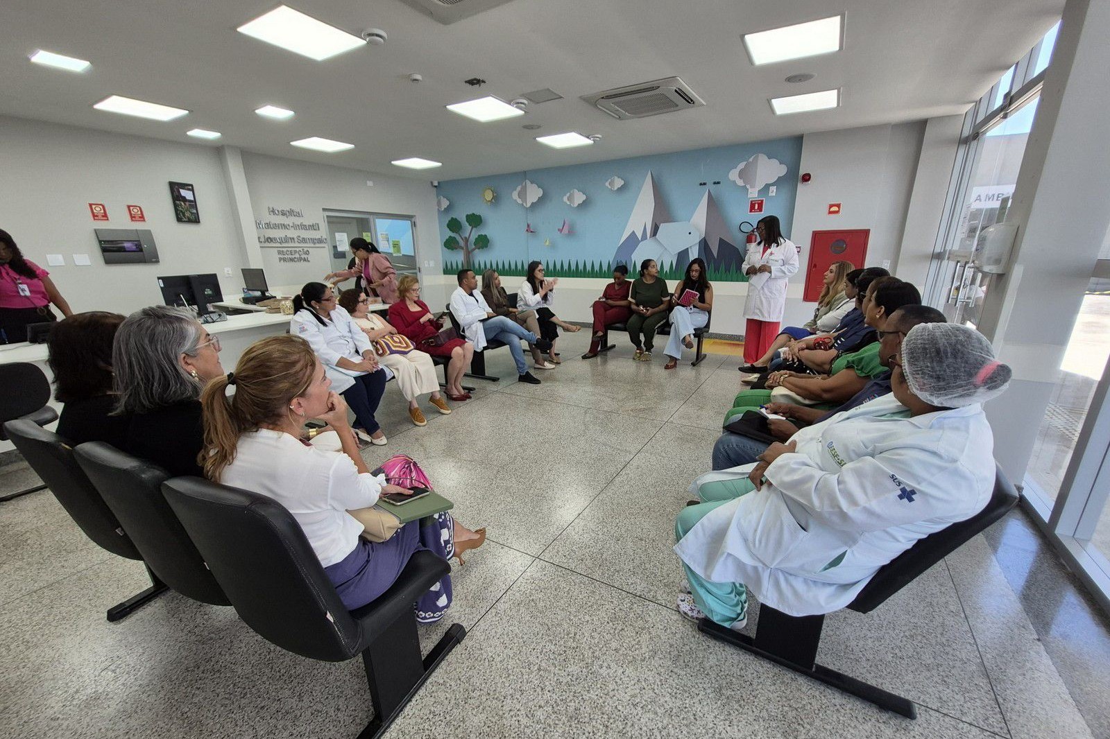 Hospital Materno-Infantil fortalece rede de proteção à mulher e à infância em encontro com representantes do Sistema de Justiça