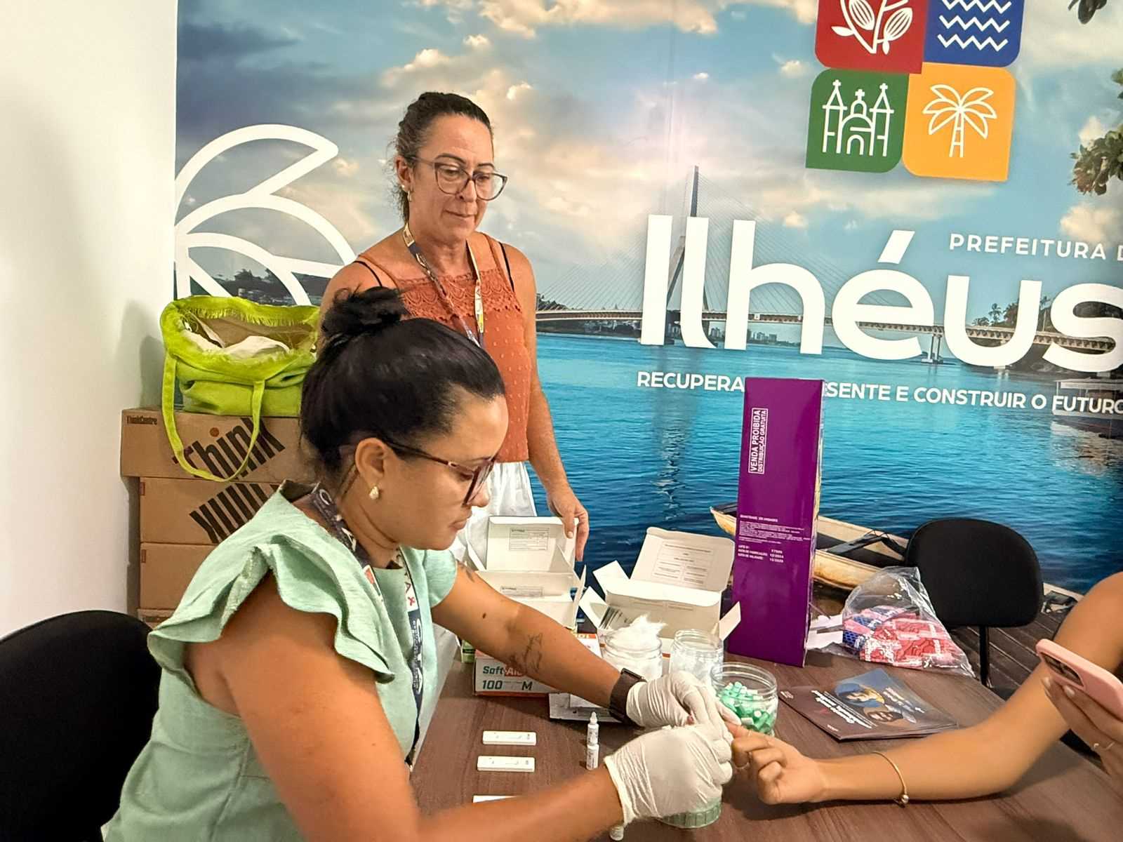Prefeitura de Ilhéus leva testagem e vacinação aos servidores com ação Cuidando de Quem Serve