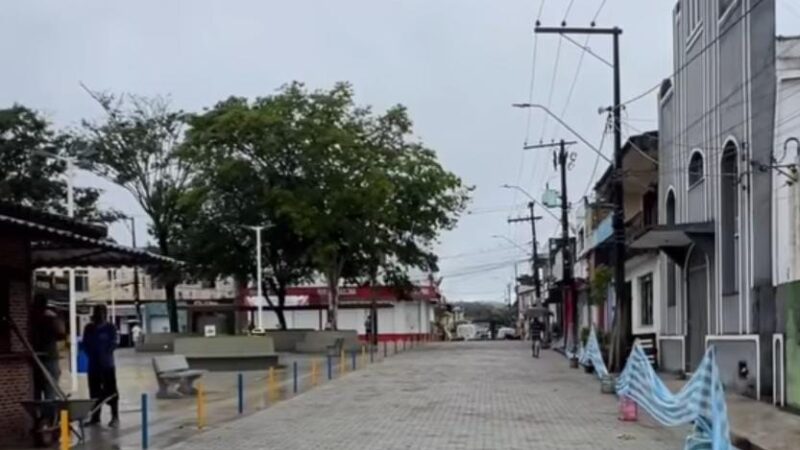 URUÇUCA: PRAÇA MIGUEL BARACHO ENTRA NA FASE FINAL DE REVITALIZAÇÃO