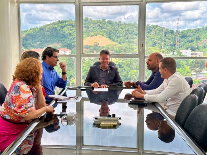 EMASA visita UESC e reforça diálogo institucional para futuras parcerias