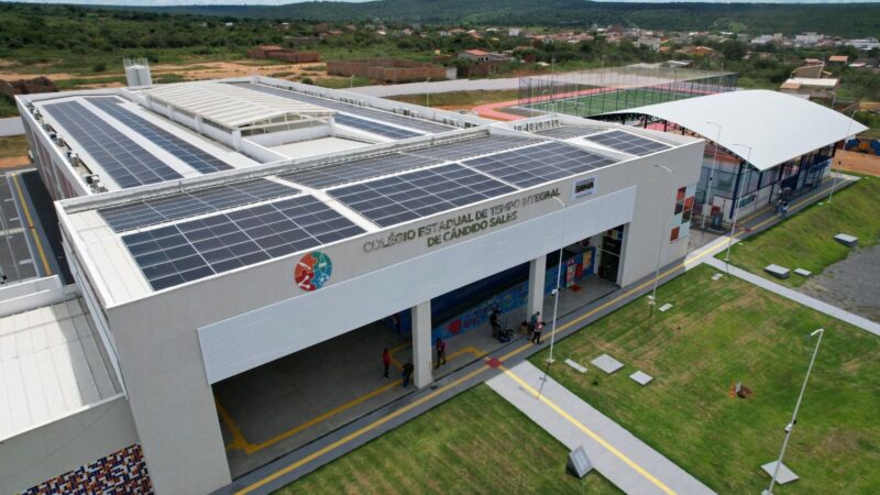 Governo do Estado inaugura colégio de tempo integral em Cândido Sales e autoriza construção de 90 moradias do Minha Casa, Minha Vida
