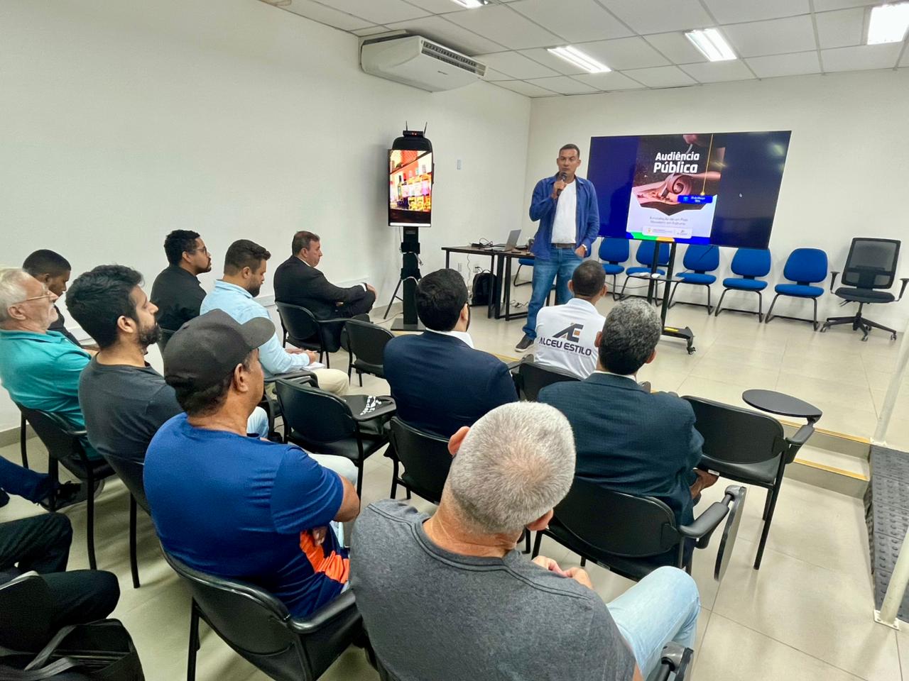 Seminário orientou marceneiros sobre reforma tributária, direito do consumidor e inovações tecnológicas