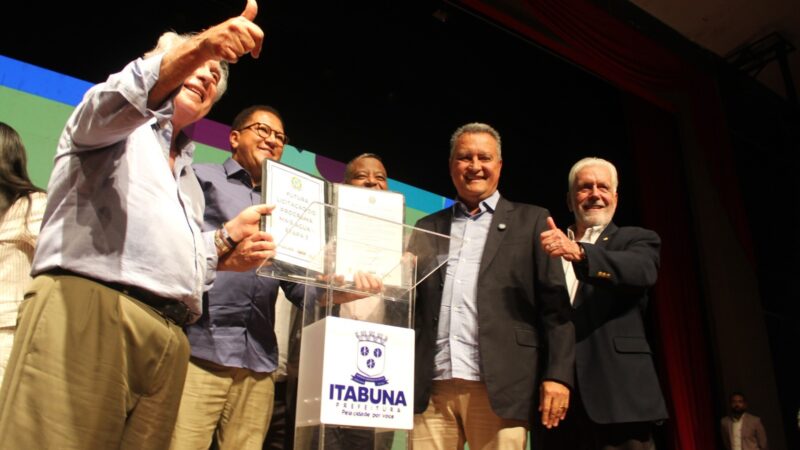 Ministro Rui Costa e prefeito Augusto Castro assinam ordem para licitar o Projeto Mais Água para a Cidade III