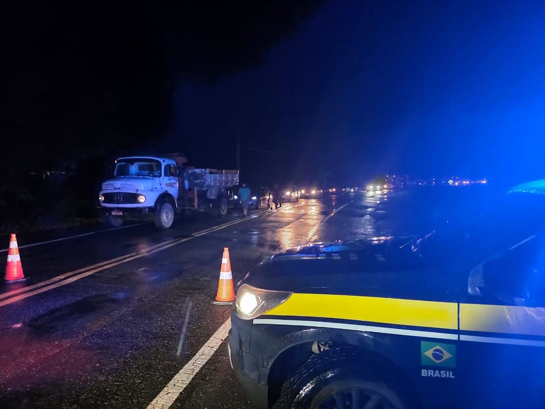 Interdição total da BR-330 entre Jequié e Jitaúna