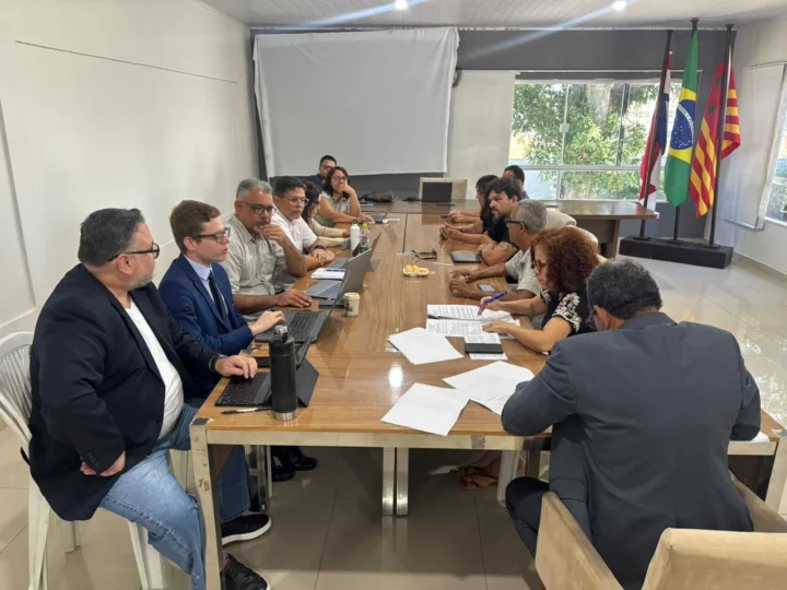 Prefeitura de Ilhéus apresenta proposta que garante piso do magistério e amplia benefícios