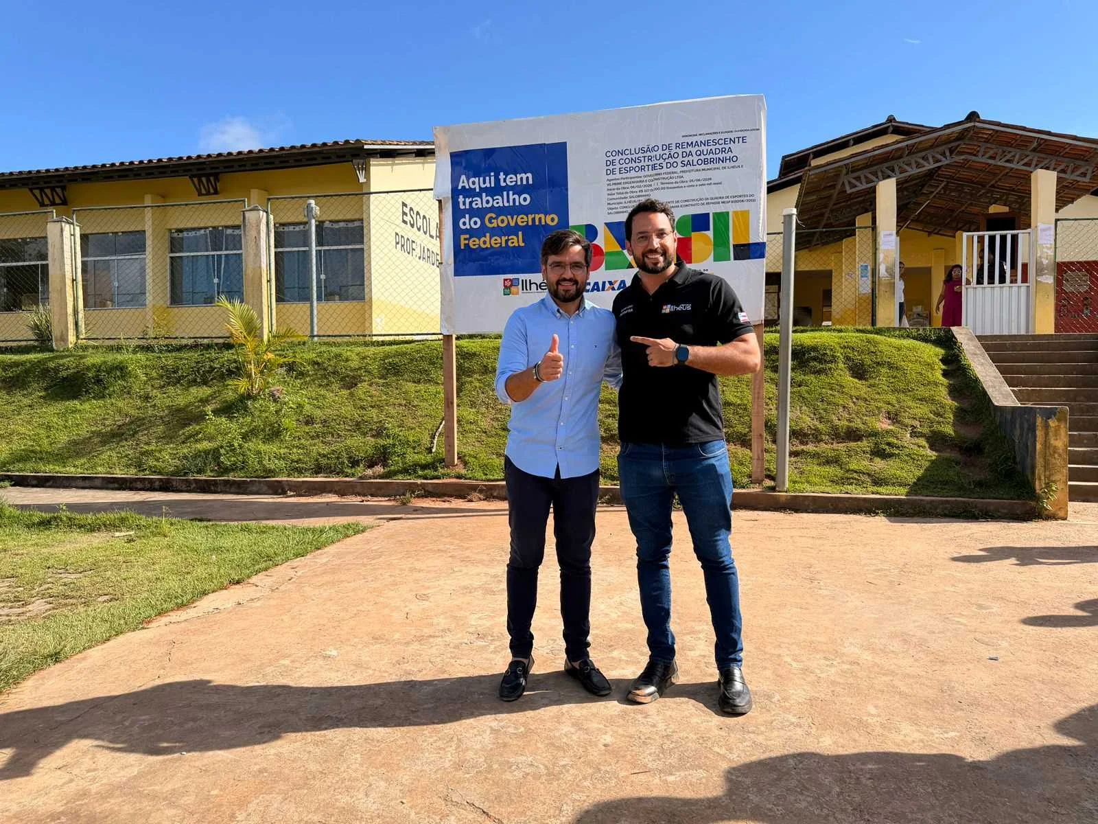 Prefeitura inicia construção de quadra poliesportiva no Salobrinho