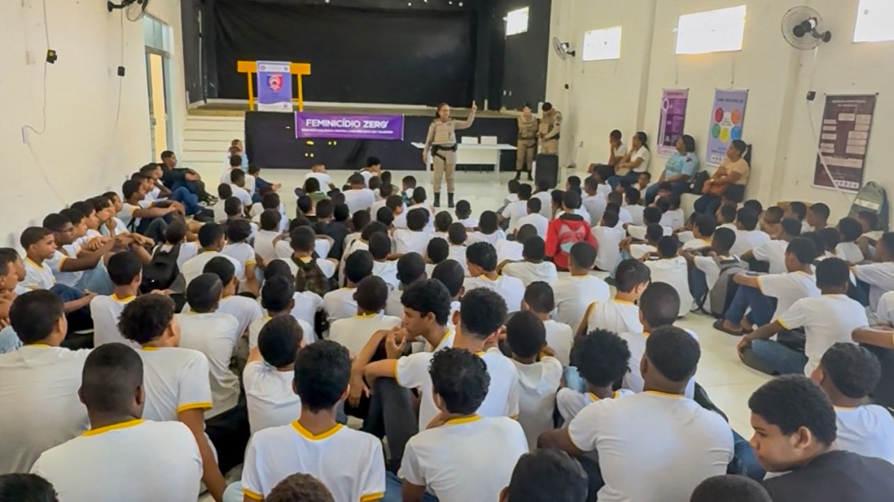 URUÇUCA REALIZA AÇÃO “FEMINICÍDIO ZERO” E PROMOVE CONSCIENTIZAÇÃO ENTRE ESTUDANTES DO CEMUR