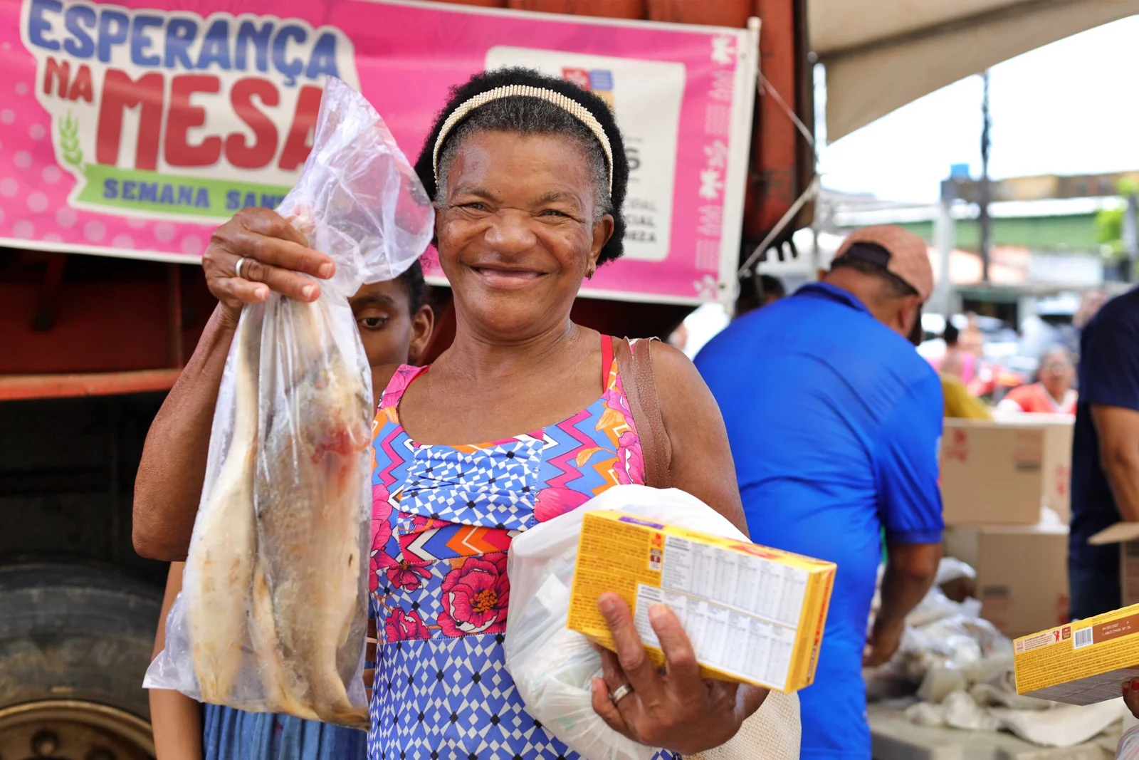 Prefeitura de Ilhéus distribui 20 toneladas de peixe para famílias em vulnerabilidade social