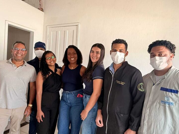 Prefeitura entrega próteses dentárias em Castelo Novo e beneficia moradores do Banco do Pedro