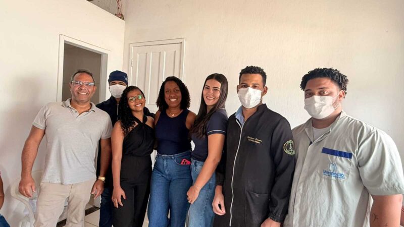 Prefeitura entrega próteses dentárias em Castelo Novo e beneficia moradores do Banco do Pedro