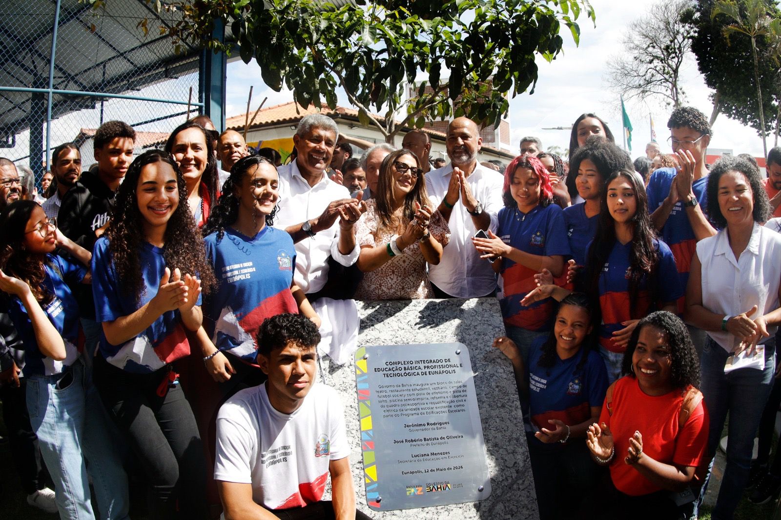 Em Eunápolis, estudantes celebram nova escola entregue pelo Governo do Estado