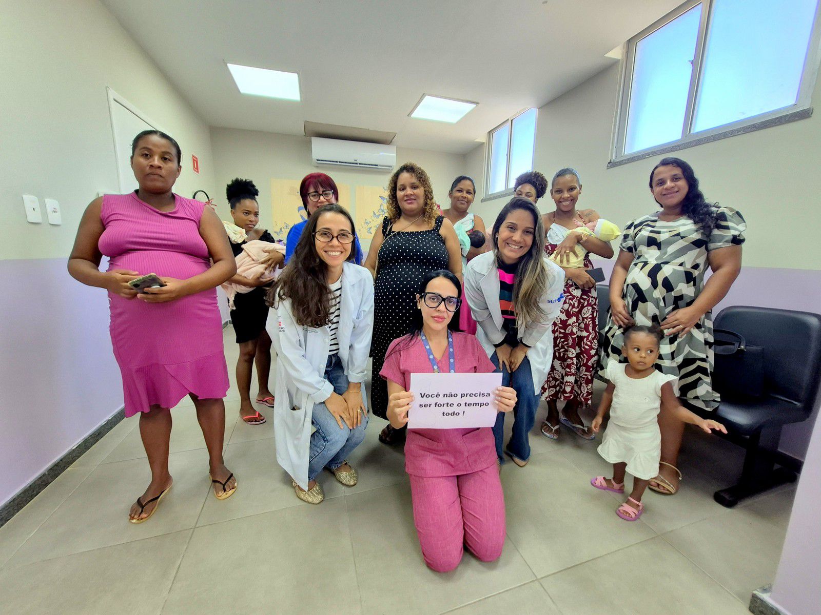 Materno-Infantil destaca Maio Furta-Cor com lançamento de projeto que visa reduzir sofrimento emocional relacionado à gestação de alto-risco