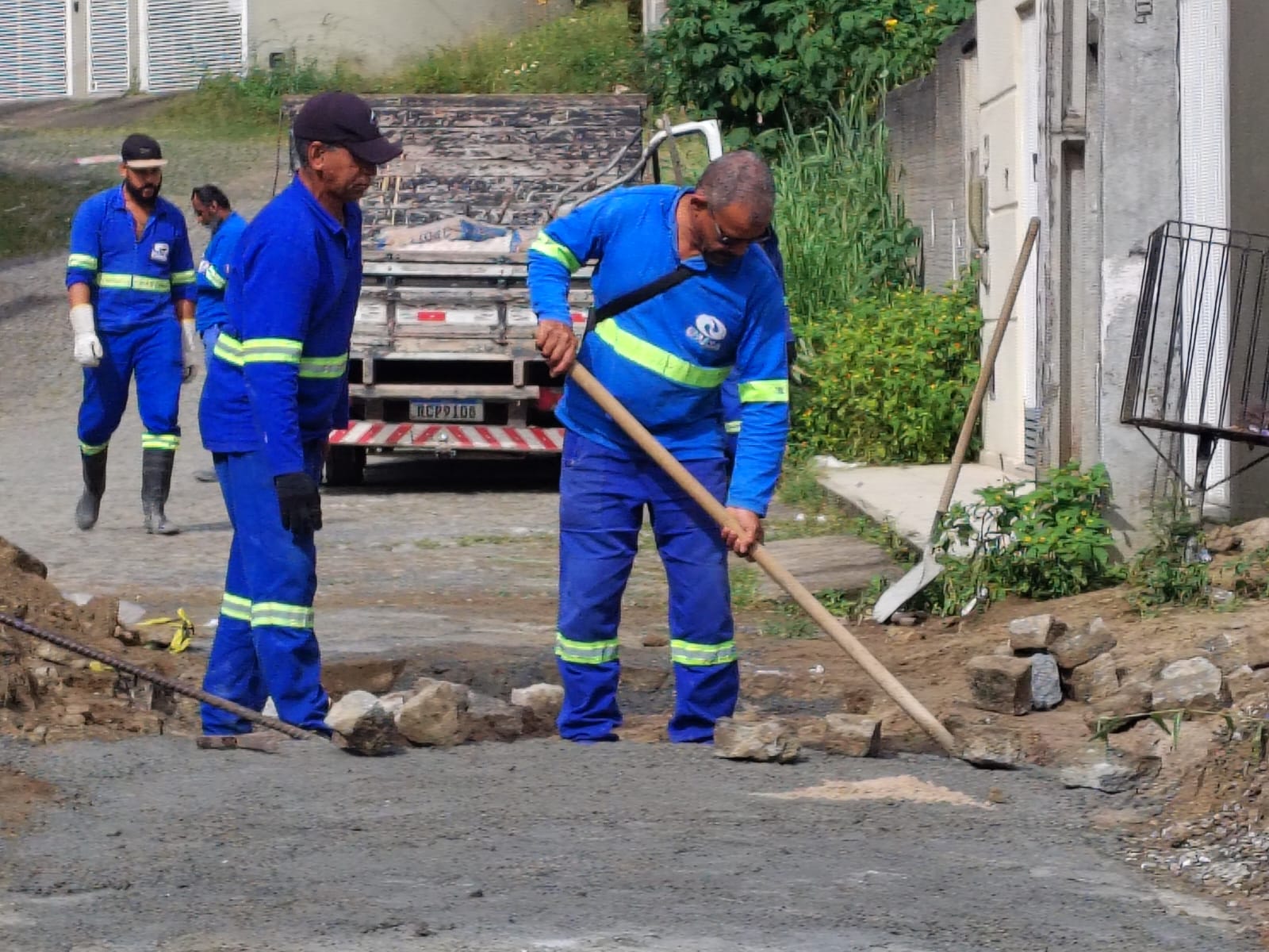 EMASA intensifica serviços de recuperação de vias urbanas em Itabuna