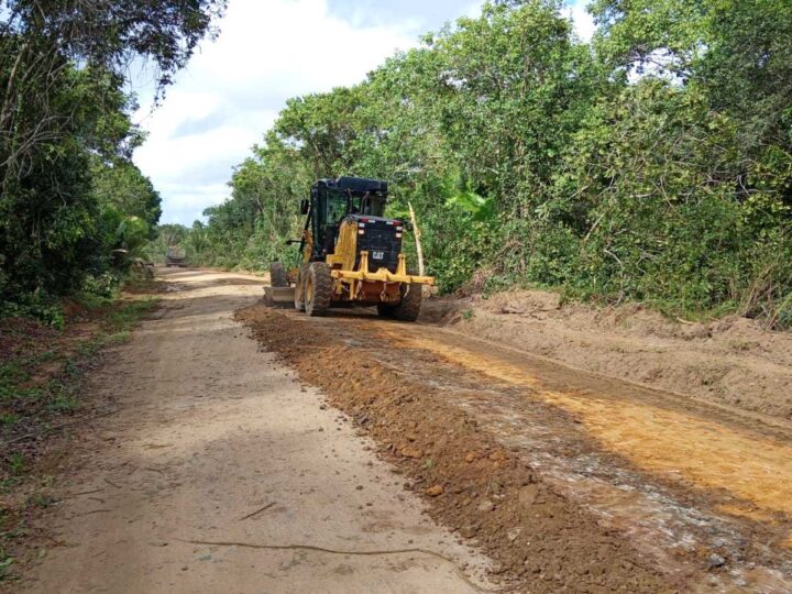 Prefeitura inicia recuperação da Estrada da Lagoa Encantada