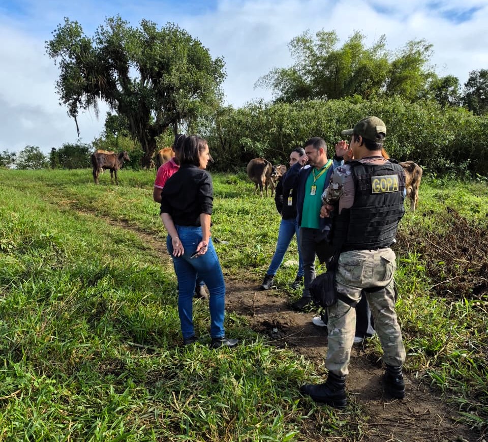 Prefeitura de Itabuna notifica criadouros e propriedades rurais nas proximidades da área urbana para evitar animais soltos nas vias públicas
