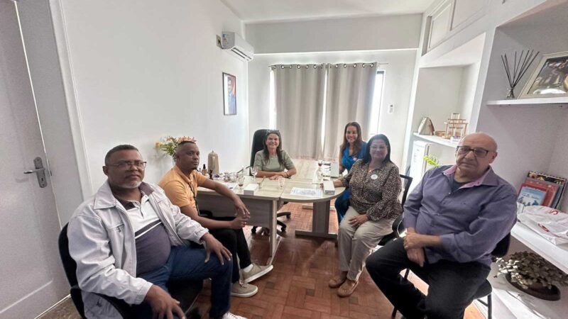 Prefeitura de Ilhéus entrega novos celulares ao Conselho Tutelar e ao CREAS MEDIDA