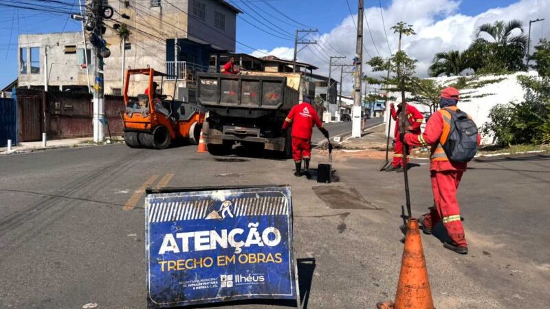 Alto da Conquista recebe recuperação de trechos com operação tapa-buraco