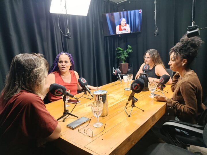 Única mulher candidata ao Senado pela Bahia, Delliana Ricelli (PSOL) critica “chapa de homens brancos” e defende protagonismo feminino na política