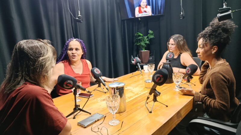 Única mulher candidata ao Senado pela Bahia, Delliana Ricelli (PSOL) critica “chapa de homens brancos” e defende protagonismo feminino na política