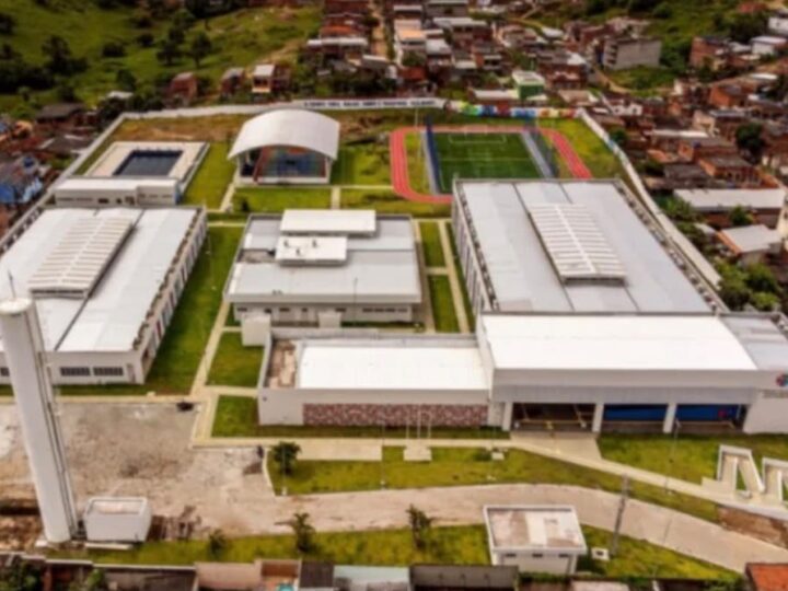 Turno integral chega a 54% das escolas estaduais de ensino médio da Bahia