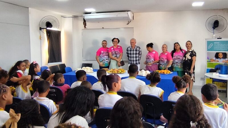 Estudantes da zona rural de Itabuna fazem visita pedagógica à Secretaria da Educação
