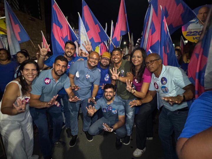 Valderico Junior lidera caminhada no CSU e reúne grupo político em defesa de projeto para a Bahia