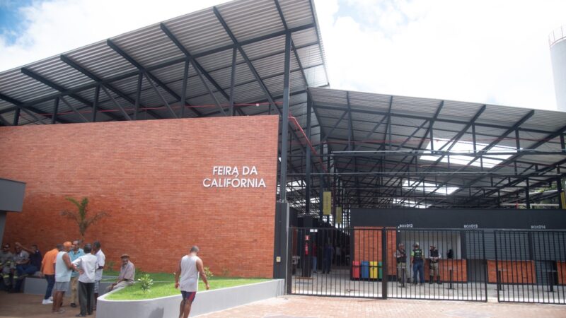 Prefeito Augusto Castro e diretores da CONDER entregam nova Feira do Califórnia a mais tecnológica da Bahia