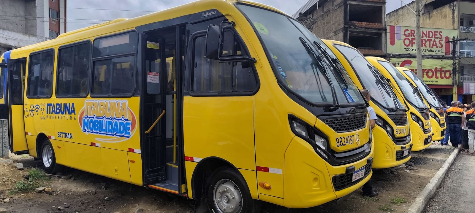 Prefeitura de Itabuna incorpora quatro novos micro-ônibus à frota do sistema de transporte público