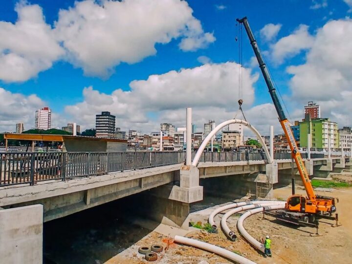 Obras da Nova Ponte do Conceição avançam com instalação de estrutura arquitetônica