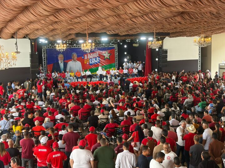 Governador Jerônimo Rodrigues reúne lideranças do Sul da Bahia para reforçar a reeleição de Lula e alerta para risco de extinção do Bolsa Família com Flávio Bolsonaro
